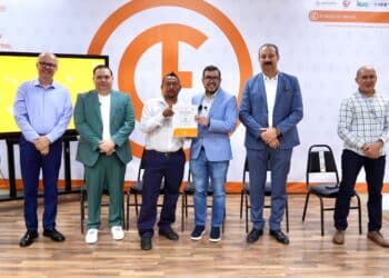 Certifican a 97 conductores de transporte público en NL