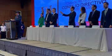 Toma Samuel protesta a consejo directivo de CAPROBI