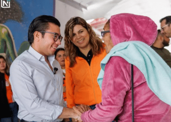 Entregan tarjetas “Ayudamos a las mujeres” en Juárez