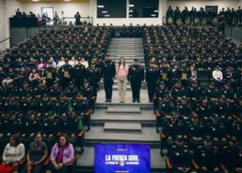 Reconocen a la fuerza femenina en NL