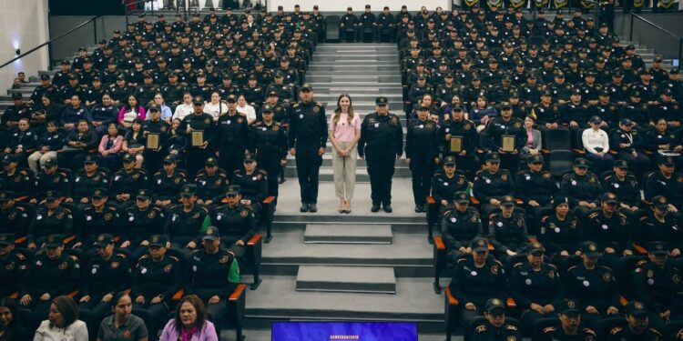 Reconocen a la fuerza femenina en NL