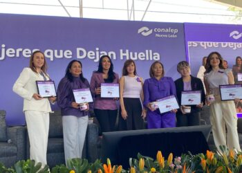 Inspiran mujeres líderes a estudiantes del Conalep 