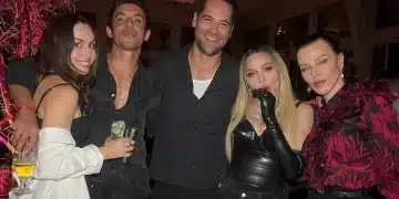 Alberto Guerra y Zuria Vega junto a Madonna