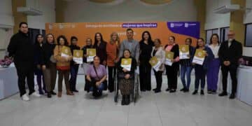 Acerca IVNL certeza a mujeres en situación de vulnerabilidad