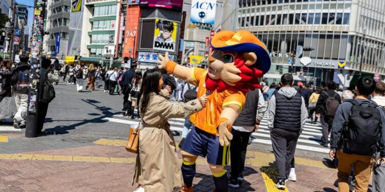 Acompaña Leo a Samuel en gira por Japón y Corea del Sur
