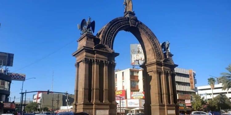 Destaca Melissa Segura valor histórico y urbano del Arco de la Independencia