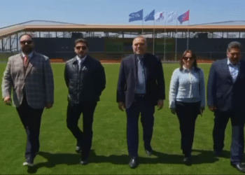 Gobernador visita Centro de futbol coreano