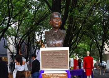 Celebran el natalicio de María Elena Chapa