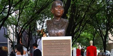 Celebran el natalicio de María Elena Chapa
