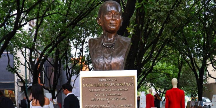 Celebran el natalicio de María Elena Chapa