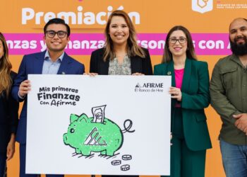Reconoce Arratia a ganadores de cursos en educación financiera