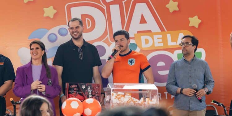 Celebran día de la niñez