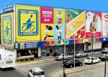 Julio Cepeda Jugueterías, sucursal Gonzalitos se despide con fiesta