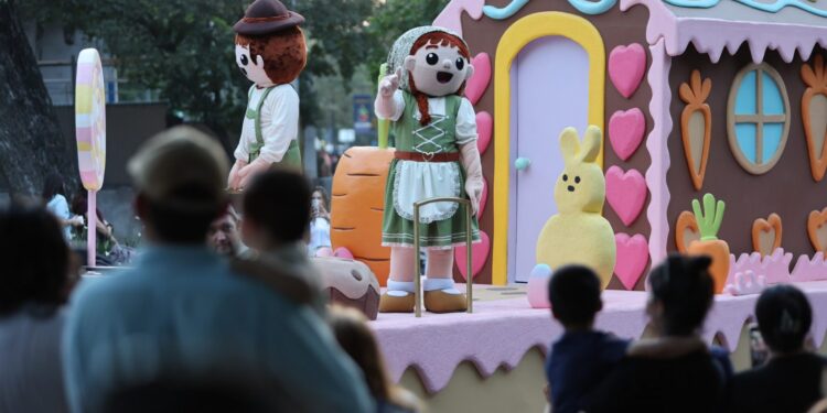 Celebra San Pedro desfile de Pascua