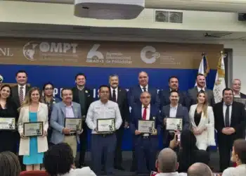 Reconocen a promotores turísticos
