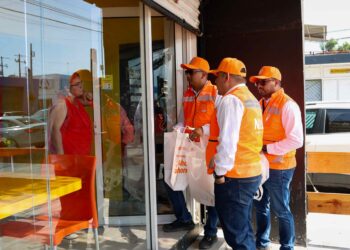 AyD capacita a negocios en control de descargas