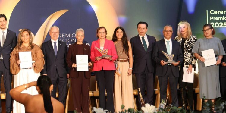 Recibe IMSS NL Premio nacional de calidad