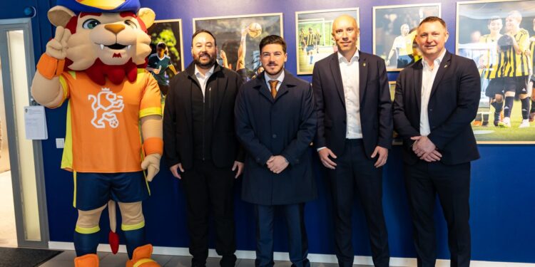 Se reúne gobernador Samuel García con Asociación Sueca de Futbol