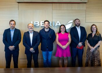 Anuncia Samuel García nuevo vuelo Monterrey-Madrid con Iberia
