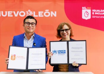 Renuevan acuerdo para atender a personas refugiadas y desplazadas