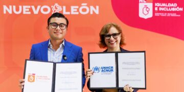 Renuevan acuerdo para atender a personas refugiadas y desplazadas