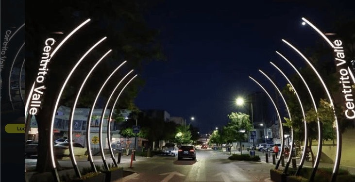 Estrenan arcos iluminados en Centrito