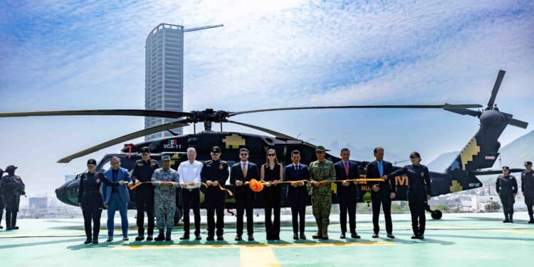 Llega segundo Blackhawk a Fuerza civil