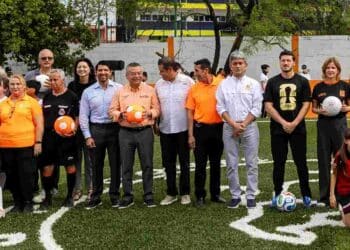 Inauguran cancha 520 rumbo al Mundial