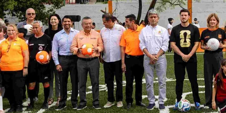 Inauguran cancha 520 rumbo al Mundial