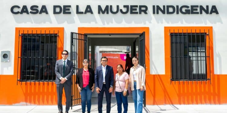 Supervisan avances de la casa de la mujer Indígena