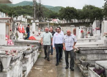 Prepara Santiago Panteones para visitas del 10 de mayo