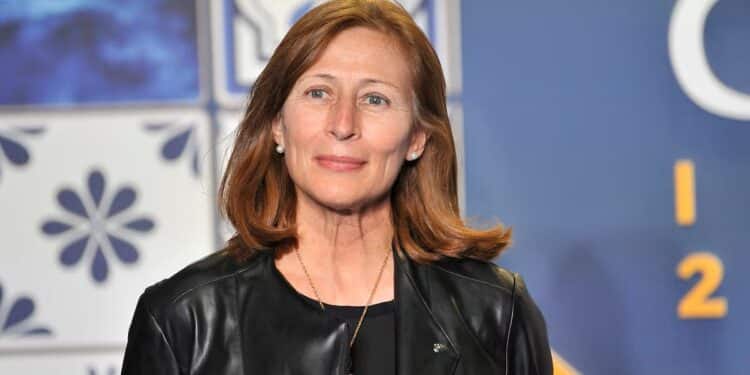 Renuncia Tatiana a su cargo; va por Gobernatura