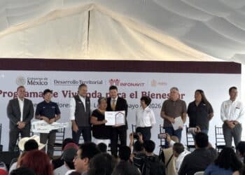 Entrega federación viviendas en Ciénega de flores