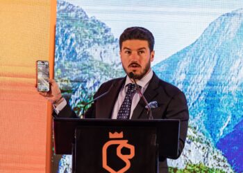 Lanzan Samuel y Mariana el “Pasaporte Nuevo León” rumbo al máximo torneo del futbol
