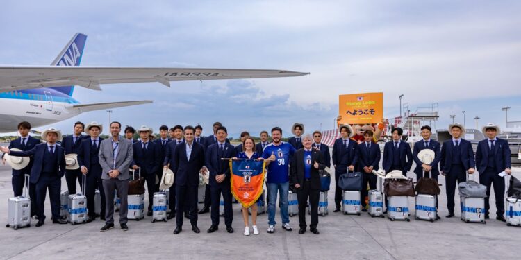 Recibe Samuel García al equipo representativo de Japón
