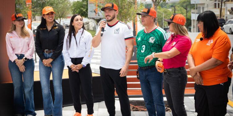 Entrega Samuel García la rehabilitación del nuevo Andador Lineal Guadalupe