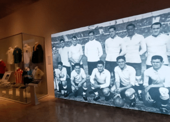 Invitan a exposición “El mundo mira un balón”