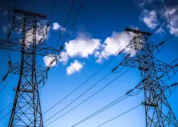 Avanza restablecimiento de energía en Nuevo León