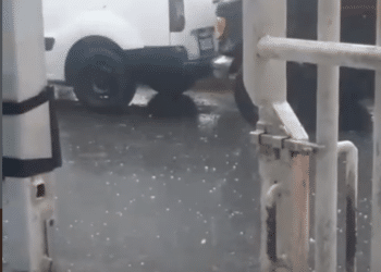 Viento, lluvia y granizo en la zona metropolitana de Monterrey