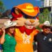 Se reúnen en la Macroplaza para apoyar a México