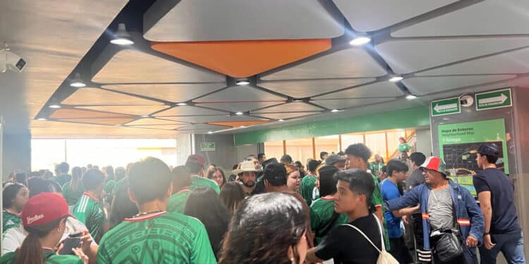 Metro rompe récord de afluencia por partido