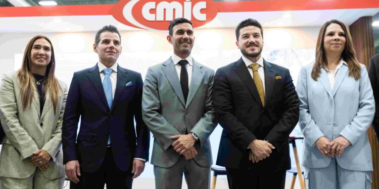 Reconoce Miguel Flores aportación de CMIC al desarrollo de Nuevo León