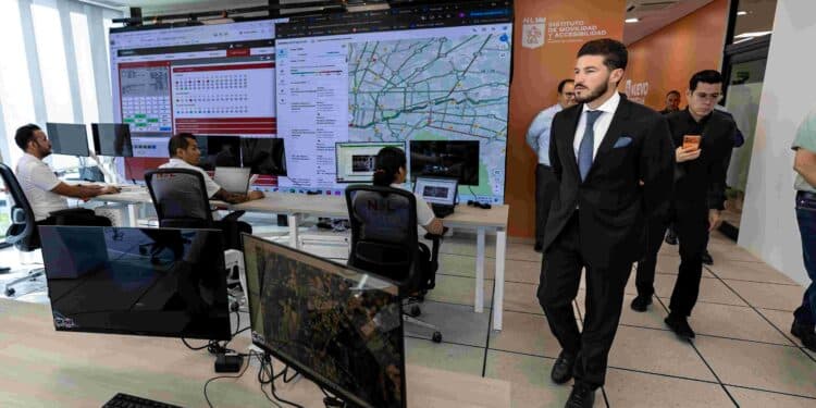 Entrega Gobernador nuevo Centro de monitoreo del transporte