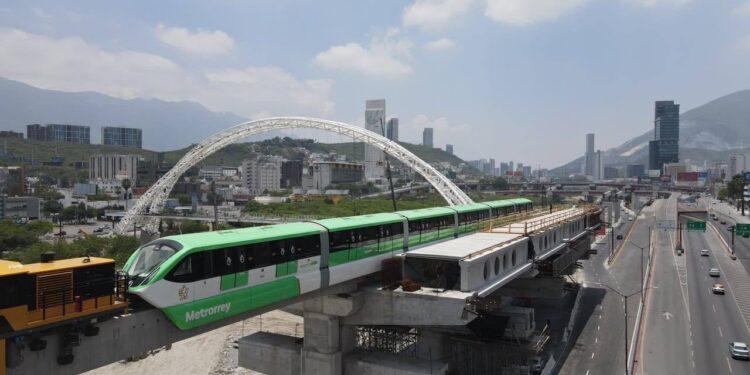 Realizan pruebas del monorriel en tramo hacia Torre Rise y Puente Nuevo