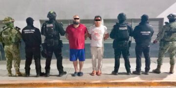 Caen dos con armas en Apodaca