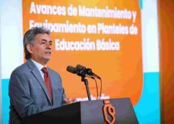 Avanza mantenimiento en escuelas