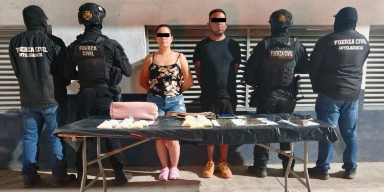 Caen dos con drogas en Monterrey