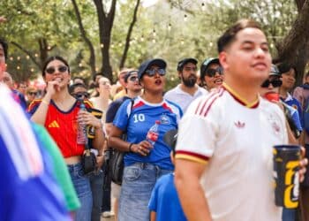 Siguen disfrutando de la Gran fiesta del futbol en el Parque Fundidora y el Parque del agua