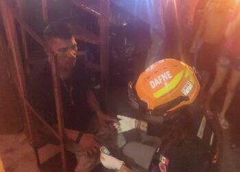 Persona sufre intoxicación  por incendio en vivienda