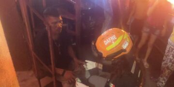 Persona sufre intoxicación por incendio en vivienda